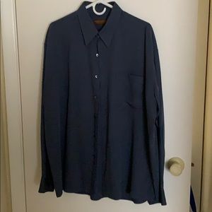 A beautiful blue men’s dress shirt